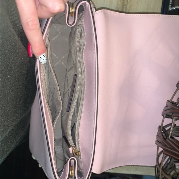 Michael Kors purse - Picture 6 of 7